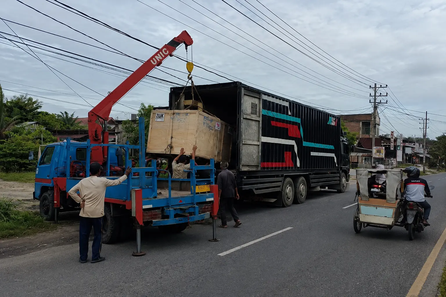 loading truck medan cargo